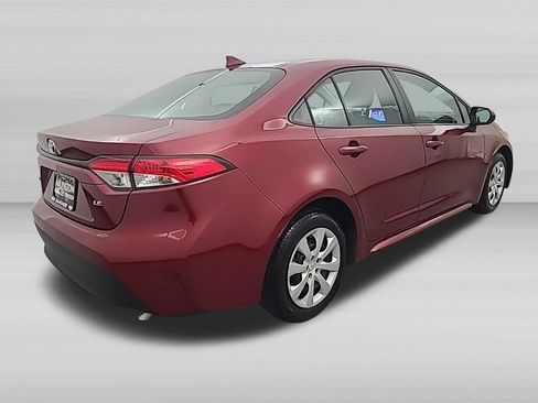 Used 2025 Toyota Corolla LE FWD image 5