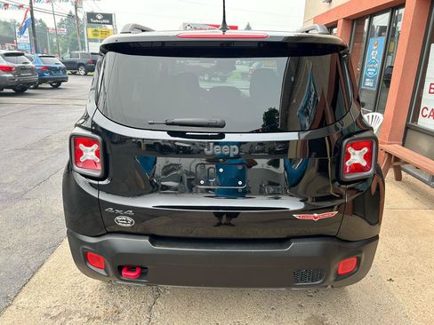 Used 2016 Jeep Renegade Trailhawk w/ Cold Weather Group AWD/4WD image 5