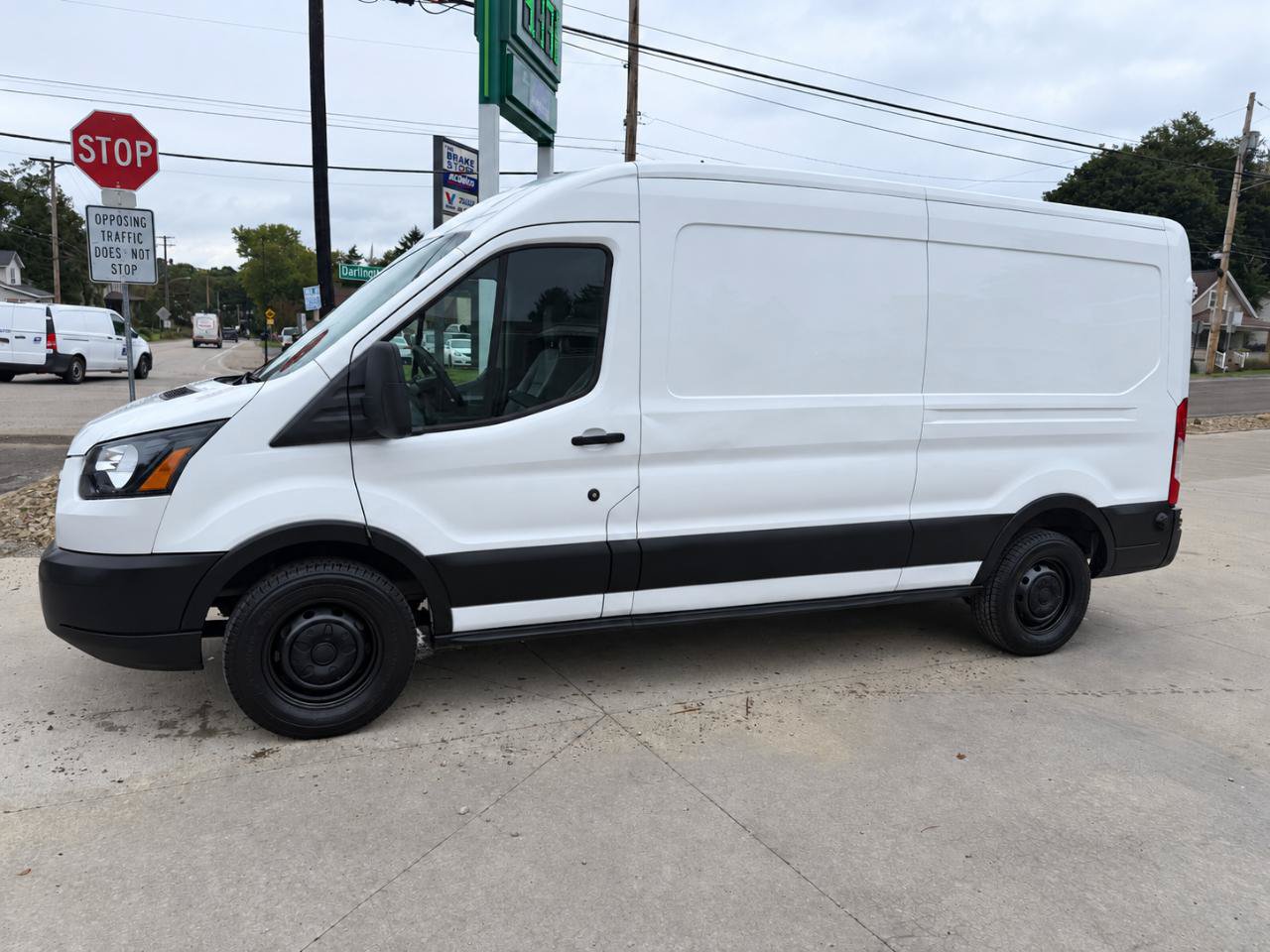 Used 2019 Ford Transit 250 148 Medium Roof RWD image 2
