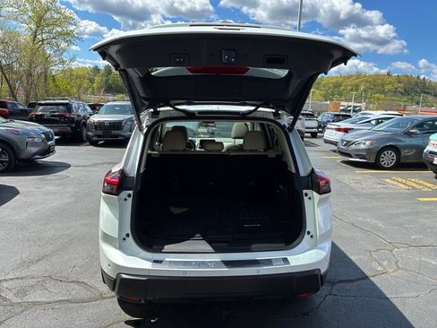 Certified 2024 Nissan Rogue SV w/ SV Premium Package AWD/4WD image 12
