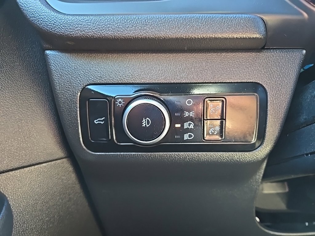 Used 2025 Ford Escape ST-Line Select AWD/4WD image 22
