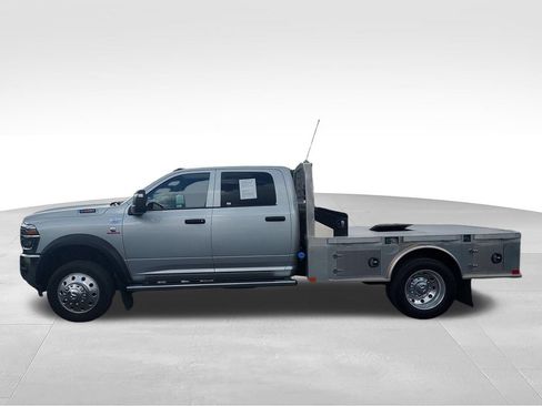 Used 2026 RAM 5500 Tradesman AWD/4WD image 2