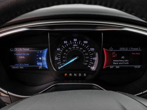 Used 2017 Ford Fusion SE w/ Equipment Group 201A FWD image 25