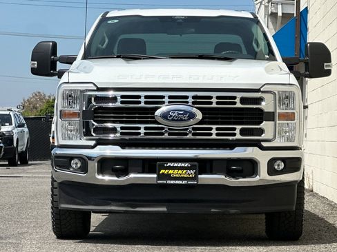 Used 2024 Ford F250 XLT w/ FX4 Off-Road Package AWD/4WD image 9