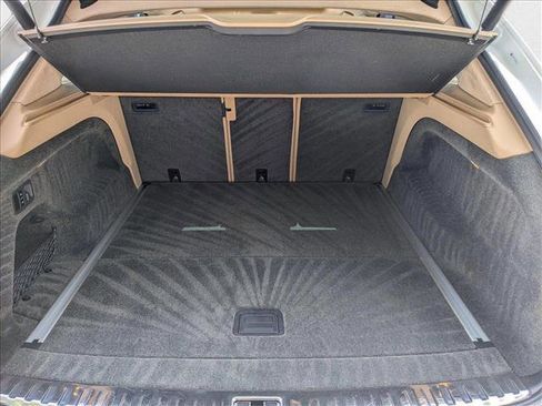 Used 2023 Bentley Bentayga image 6