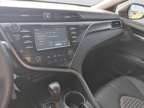 Used 2018 Toyota Camry LE image 10