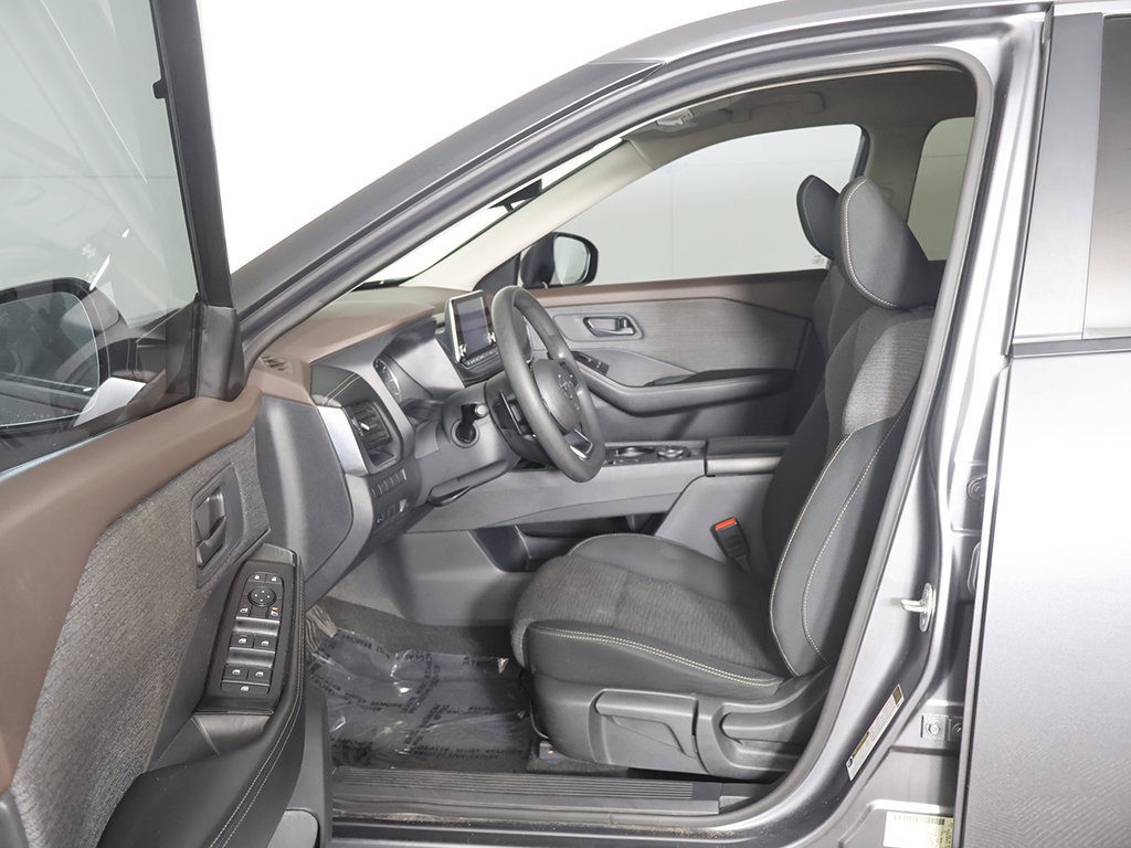 Used 2021 Nissan Rogue S AWD/4WD image 26