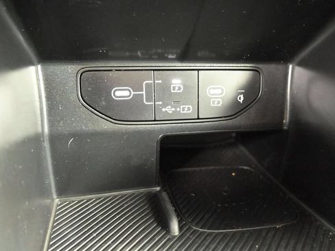Used 2024 Kia Sorento S FWD image 14