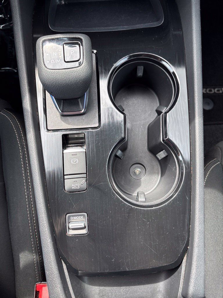 Used 2024 Nissan Rogue S FWD image 24