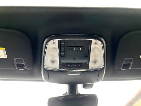 Used 2018 Jeep Grand Cherokee Altitude image 14