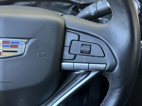 Used 2025 Cadillac XT6 Premium Luxury image 53