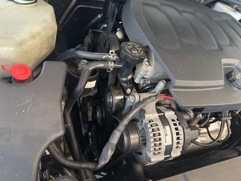 Used 2010 Buick Lucerne CXL image 36