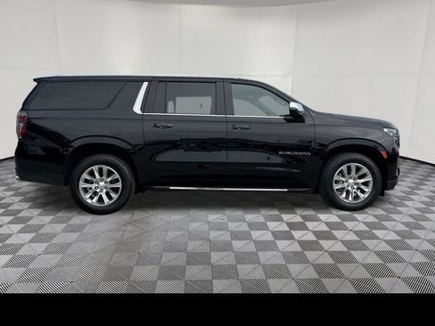 Used 2021 Chevrolet Suburban Premier AWD/4WD image 4