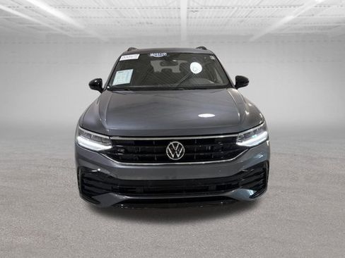 Used 2024 Volkswagen Tiguan SE R-Line AWD/4WD image 2