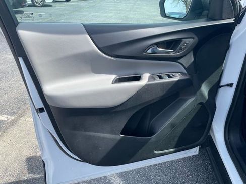 Used 2019 Chevrolet Equinox LS image 10