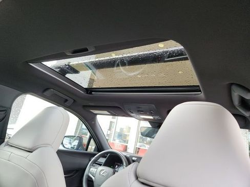 Used 2024 Lexus UX 250h F Sport image 23