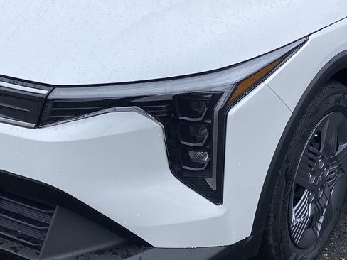 New 2025 Kia K4 LX image 29