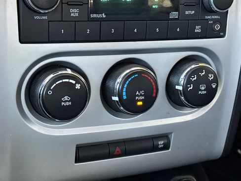 Used 2010 Dodge Challenger SE RWD image 18