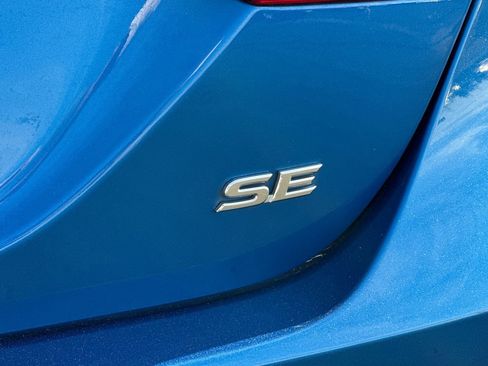 Certified 2018 Toyota Camry SE image 25