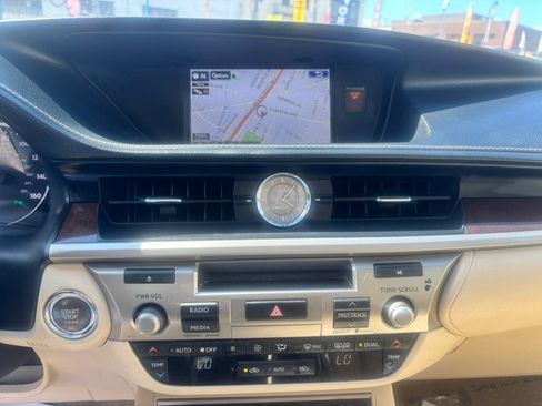 Used 2015 Lexus ES 350 F Sport w/ Luxury Package FWD image 22