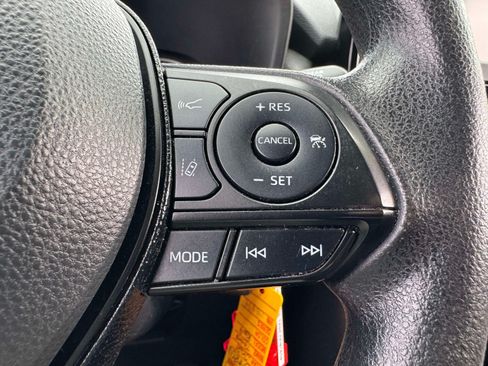 Used 2021 Toyota RAV4 LE AWD/4WD image 37