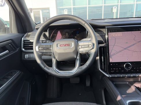 Used 2025 GMC Acadia Elevation image 13