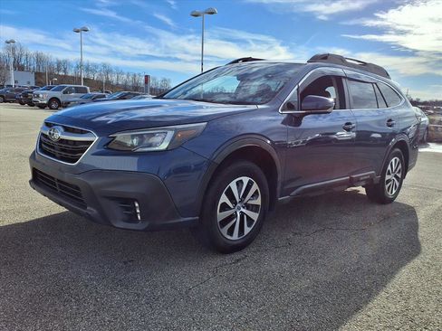 Used 2020 Subaru Outback Premium image 5