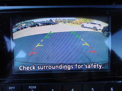 Used 2018 Nissan Rogue Sport SV w/ SV All-Weather Package image 9