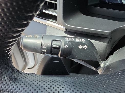 Used 2024 Mitsubishi Outlander SE Black Edition FWD image 25