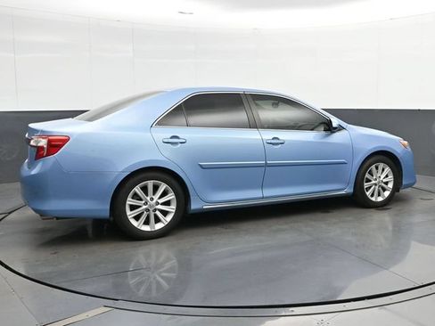 Used 2013 Toyota Camry XLE w/ Leather Pkg FWD image 8