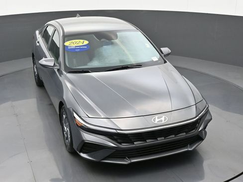 Certified 2024 Hyundai Elantra SEL FWD image 39