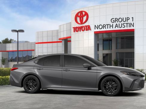 Used 2026 Toyota Camry SE FWD image 13