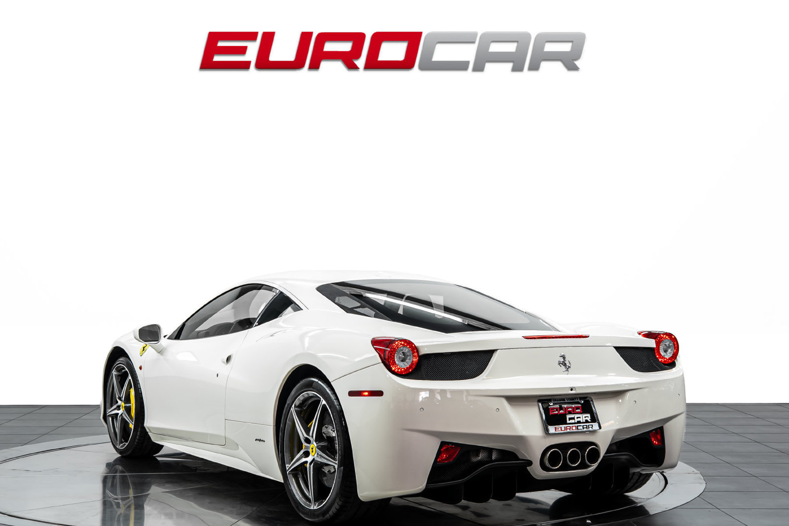 Used 2015 Ferrari 458 Italia Coupe RWD image 3