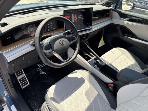 New 2026 Volkswagen Tiguan SEL R-Line AWD/4WD image 20