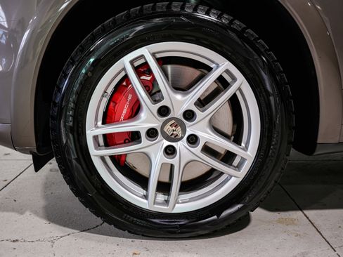 Used 2013 Porsche Cayenne Turbo AWD/4WD image 54