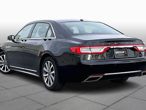 Used 2017 Lincoln Continental Premiere image 11