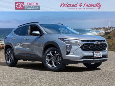 Used 2025 Chevrolet Trax LT w/ Driver Confidence Package FWD image 1