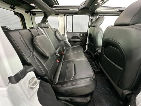 Used 2023 Jeep Wrangler Unlimited Sahara w/ Cold Weather Group AWD/4WD image 29