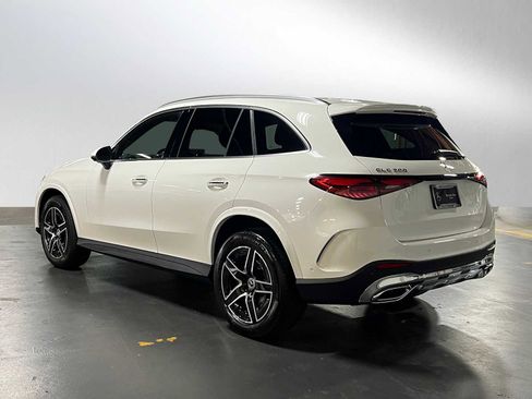 Used 2025 Mercedes-Benz GLC 300 4MATIC image 5