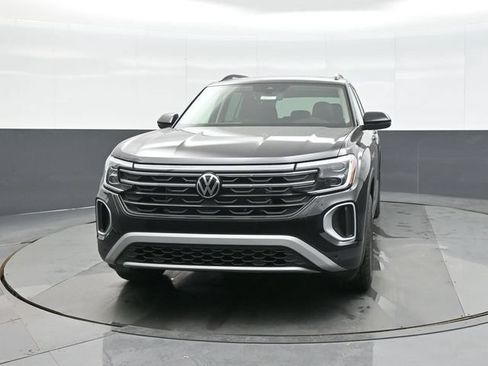 New 2026 Volkswagen Atlas Peak Edition AWD/4WD image 2