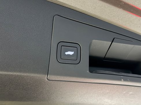 Used 2019 Cadillac XT5 FWD image 39