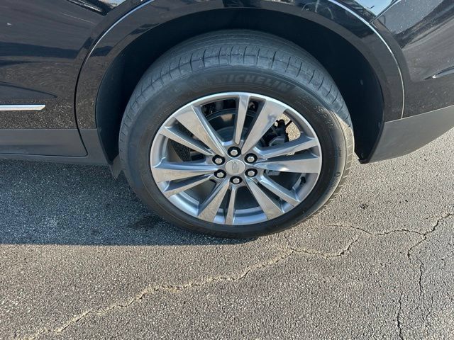 Used 2025 Cadillac XT5 Premium Luxury FWD image 12