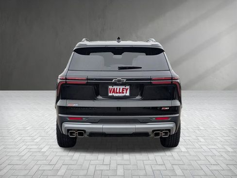 Used 2024 Chevrolet Traverse Z71 w/ Enhanced Driving Package image 9