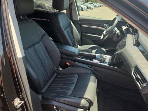 Used 2024 Audi Q8 e-tron Prestige w/ Prestige Package AWD/4WD image 3