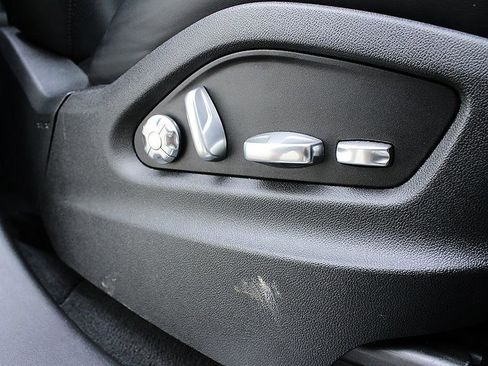 Used 2020 Porsche Cayenne S image 26