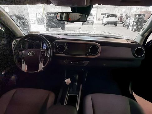 Used 2021 Toyota Tacoma TRD Sport AWD/4WD image 10