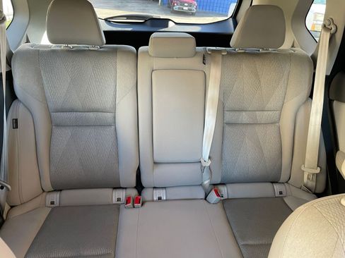 Used 2025 Nissan Rogue SV image 40