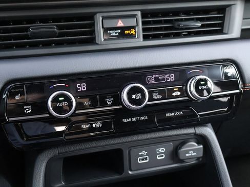 New 2025 Honda Pilot TrailSport image 23