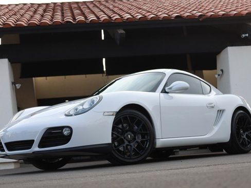 Used 2011 Porsche Cayman RWD image 3
