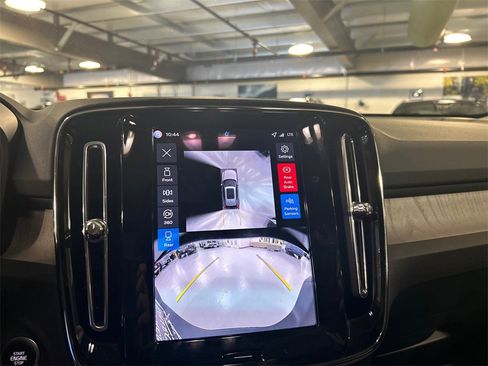 Used 2026 Volvo XC40 B5 Plus w/ Protection Package Premier image 17